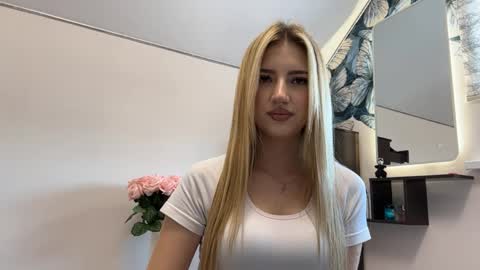 Elisa online show from April 6, 2026, 9:54 am