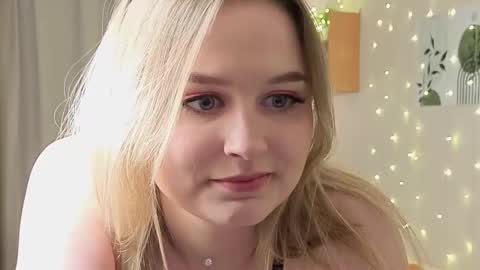 Veronica online show from December 16, 2025, 8:14 pm