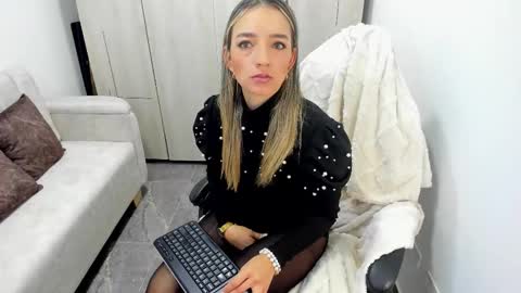 Catalina online show from October 20, 2025, 12:05 pm