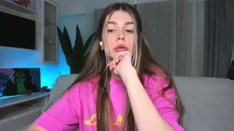 Lolitalolz online show from January 21, 2025, 11:34 pm