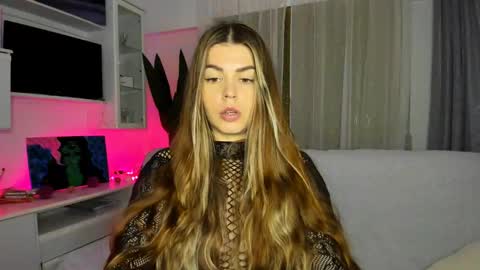 Lolitalolz online show from March 1, 2025, 4:44 pm