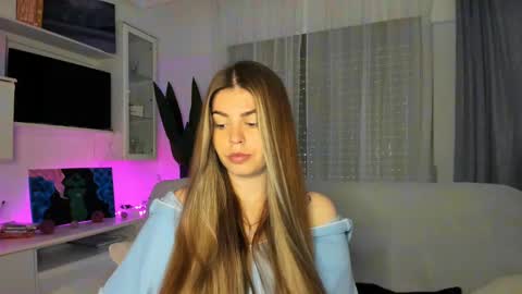 Lolitalolz online show from March 2, 2025, 4:10 pm