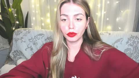 Snapshot of veronarolls chatting on February 28, 2026, 10:33 pm Lolitalolz online show from February 28, 2026, 10:33 pm