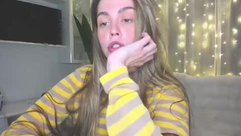 Snapshot of veronarolls chatting on March 16, 2026, 9:19 pm Lolitalolz online show from March 16, 2026, 9:19 pm