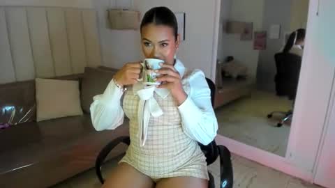 Veronica3  online show from July 18, 2026, 1:37 pm