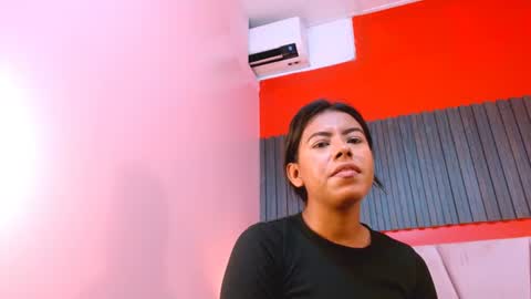 Snapshot of veronicarobles chatting on June 22, 2026, 7:00 pm Veronica Robles online show from June 22, 2026, 7:00 pm