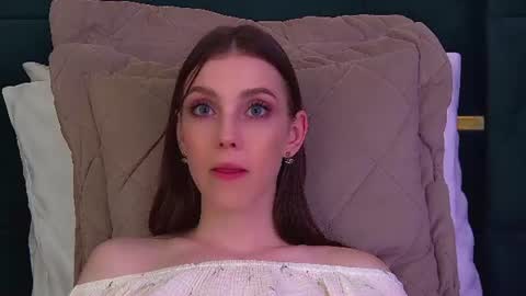 Veronica online show from July 7, 2026, 7:23 am