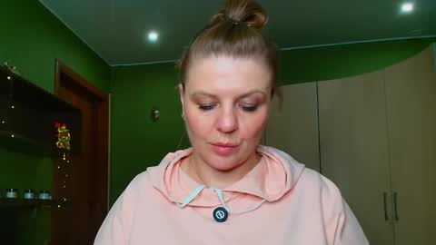 VeronikawGold online show from May 27, 2026, 1:57 am