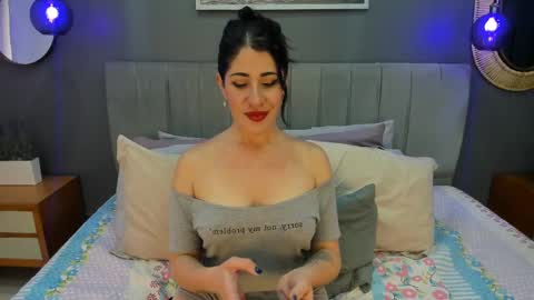 Veronica  online show from September 12, 2025, 1:55 pm