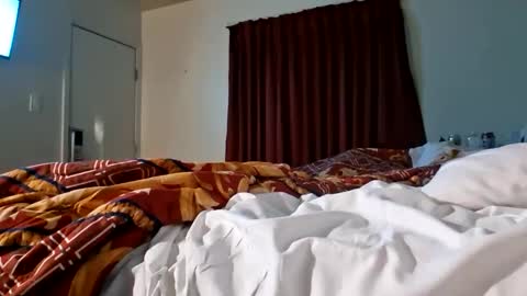 vers online show from November 3, 2025, 11:00 am