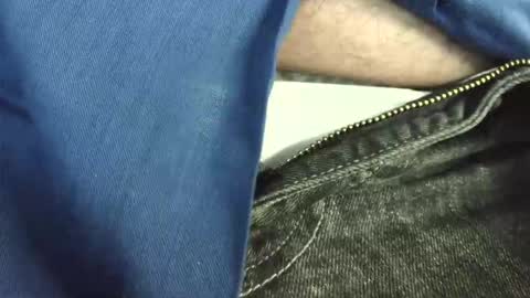 Erik online show from March 5, 2026, 7:59 am