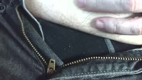 Erik online show from March 25, 2026, 8:20 am