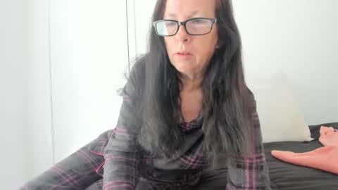 verysassypeachgoddess online show from May 4, 2026, 12:45 pm