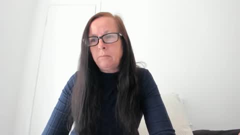 verysassypeachgoddess online show from May 6, 2026, 1:49 pm