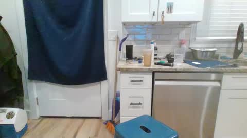 Snapshot of verysmallpeni chatting on February 6, 2025, 1:05 am verysmallpeni online show from February 6, 2025, 1:05 am