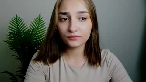 Snapshot of veryveryshygirl chatting on November 23, 2025, 2:17 pm Ana online show from November 23, 2025, 2:17 pm