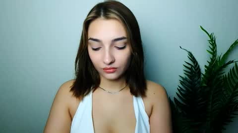 Snapshot of veryveryshygirl chatting on November 29, 2025, 8:23 pm Ana online show from November 29, 2025, 8:23 pm