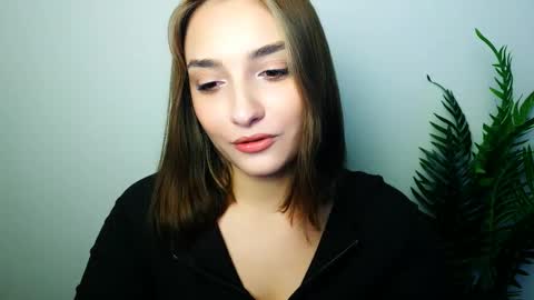 Snapshot of veryveryshygirl chatting on December 2, 2025, 6:19 am Ana online show from December 2, 2025, 6:19 am