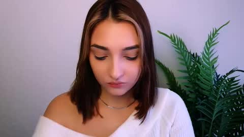 Snapshot of veryveryshygirl chatting on December 15, 2025, 10:19 am Ana online show from December 15, 2025, 10:19 am