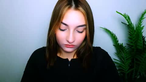 Snapshot of veryveryshygirl chatting on December 19, 2025, 3:19 pm Ana online show from December 19, 2025, 3:19 pm