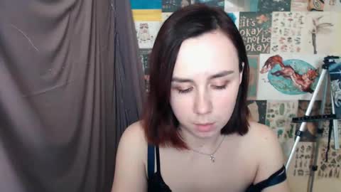 veryveryvery_shy online show from January 27, 2025, 9:44 am