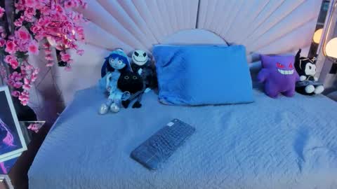 Vesper Velvet  online show from March 24, 2026, 4:50 am