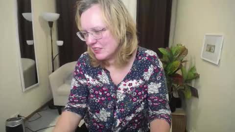 vestawoody online show from November 15, 2025, 1:18 pm