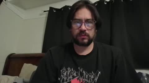 vesturelove online show from November 1, 2025, 8:16 am