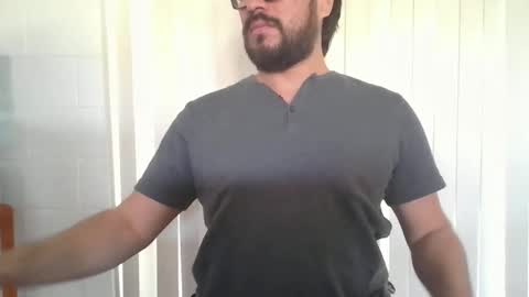 vesturelove online show from November 4, 2025, 5:12 pm