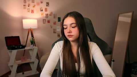 Snapshot of vexorin chatting on November 21, 2025, 8:18 pm Rachel online show from November 21, 2025, 8:18 pm