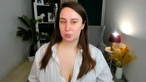 Camilla online show from April 10, 2026, 12:21 pm