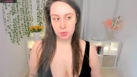 Camilla online show from May 29, 2026, 8:12 am