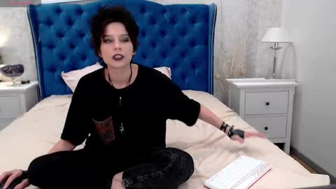 Snapshot of via_mayer chatting on October 23, 2025, 10:47 am Via online show from October 23, 2025, 10:47 am