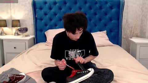 Snapshot of via_mayer chatting on October 25, 2025, 8:55 am Via online show from October 25, 2025, 8:55 am