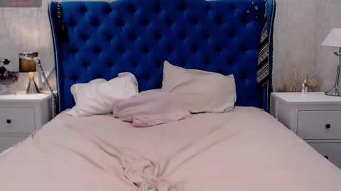 Snapshot of via_mayer chatting on November 29, 2025, 10:35 pm Via online show from November 29, 2025, 10:35 pm