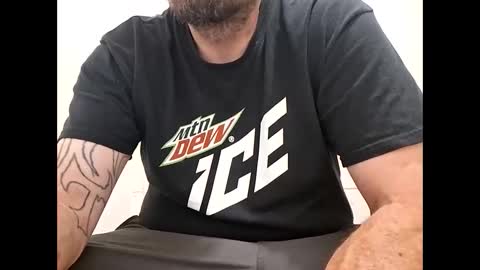 vibenfeelingood online show from October 8, 2025, 8:39 pm