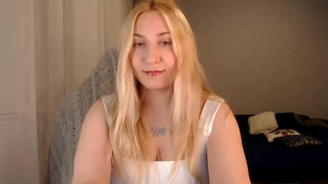 Amelia online show from October 11, 2025, 7:01 pm