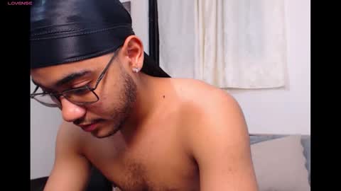 Vic online show from September 17, 2025, 1:18 am