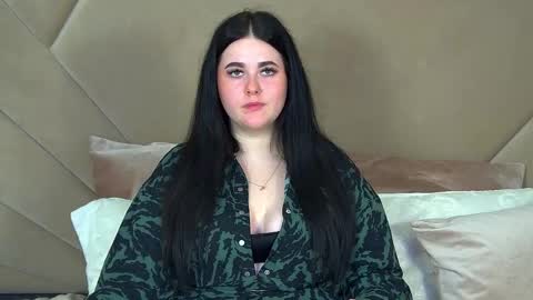 Snapshot of vickibrooks chatting on February 4, 2025, 2:21 pm VickiBrooks online show from February 4, 2025, 2:21 pm