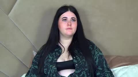 Snapshot of vickibrooks chatting on February 4, 2025, 5:34 pm VickiBrooks online show from February 4, 2025, 5:34 pm