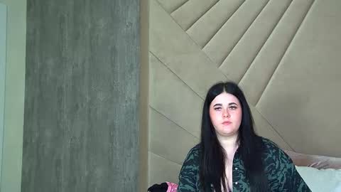 Snapshot of vickibrooks chatting on February 4, 2025, 8:38 pm VickiBrooks online show from February 4, 2025, 8:38 pm