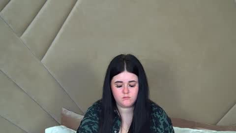 Snapshot of vickibrooks chatting on February 5, 2025, 2:51 am VickiBrooks online show from February 5, 2025, 2:51 am