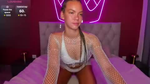 vickie_smith online show from July 28, 2026, 1:01 am