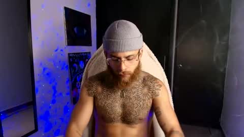 vickingcock7 online show from May 13, 2026, 2:42 am