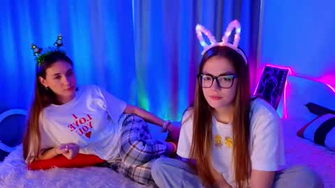 Snapshot of vickipratt chatting on December 21, 2025, 9:49 am Stacy Charlotte Lolaon keyboard online show from December 21, 2025, 9:49 am