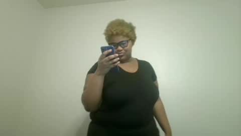 Snapshot of vickiryder56 chatting on November 8, 2025, 4:29 pm vickiryder56 online show from November 8, 2025, 4:29 pm