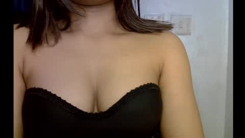 Snapshot of vicky2good chatting on July 15, 2026, 2:06 am Assy online show from July 15, 2026, 2:06 am