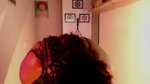 Snapshot of vicky_crazy chatting on December 20, 2024, 11:16 pm Vicky  online show from December 20, 2024, 11:16 pm