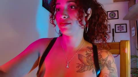 Snapshot of vicky_crazy chatting on January 6, 2025, 10:26 pm Vicky  online show from January 6, 2025, 10:26 pm