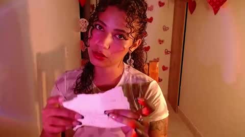 Snapshot of vicky_crazy chatting on February 21, 2025, 1:33 am Vicky  online show from February 21, 2025, 1:33 am